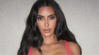 Kim Kardashian luce nueva colección de lencería diminuta y causa sensación en redes sociales