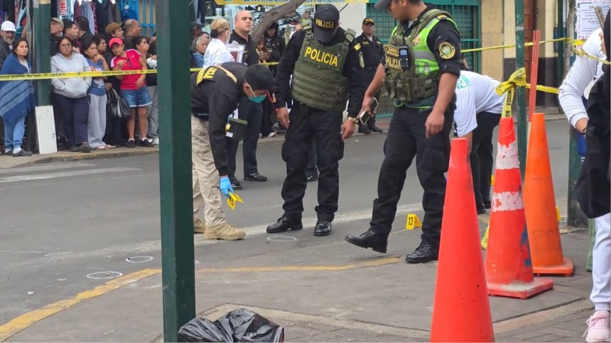 Los policías encontraron 20 casquillos de bala en los alrededores.