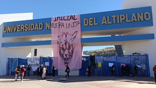 Puno: estudiantes de la facultad de Educación Inicial toman la Universidad Nacional del Altiplano