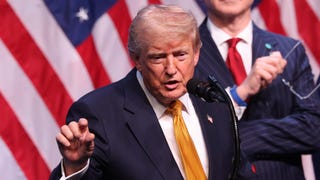 Donald Trump advierte de una represalia 