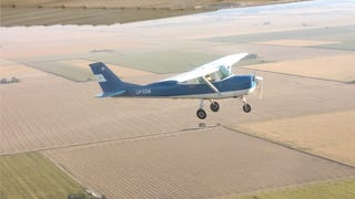 Un instructor de aviación se arrojó al vacío en pleno vuelo en Argentina tras pedir a alumna continuar piloteando: 