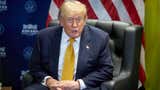 Trump se confunde y atribuye a la 