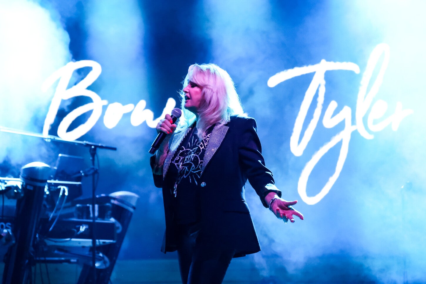 Murió Bonnie Tyler Aunque nunca ganó un Grammy, Bonnie Tyler se despide como una leyenda del pop-rock.