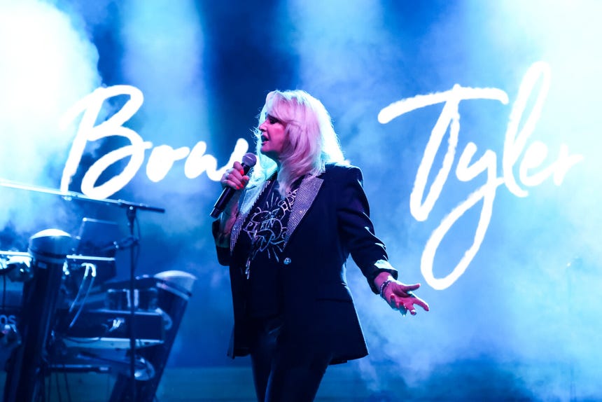 Aunque nunca ganó un Grammy, Bonnie Tyler se despide como una leyenda del pop-rock.