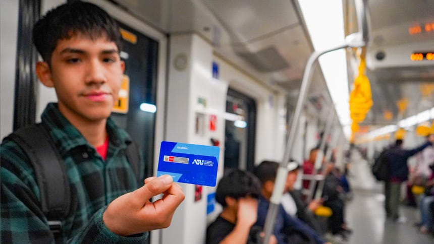 Usuarios de la Línea 2 del Metro de Lima deben utilizar una nueva tarjeta para acceder al servicio