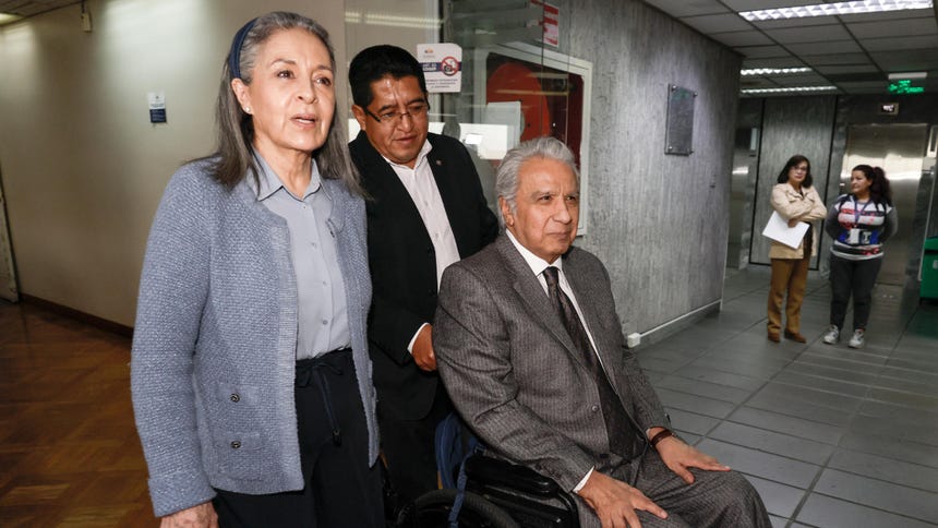 La Fiscalía de Ecuador pidió una condena de seis años y seis meses de prisión al expresidente Lenín Moreno por el delito de cohecho, al supuestamente haber recibido sobornos de la empresa estatal china Sinohydro por la construcción de la mayor central hidroeléctrica del país, cuando era vicepresidente de Rafael Correa.