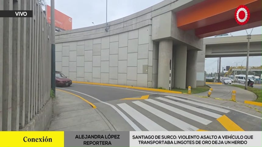 El conductor de la unidad resultó herido en el brazo por el impacto de una bala. 