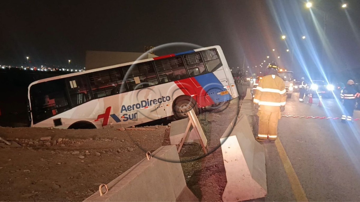 Callao: bus del Aerodirecto cayó a una zanja tras despistarse en ingreso al Aeropuerto Jorge Chávez