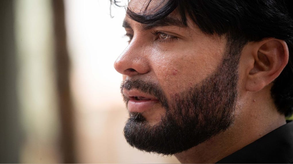 Lenin Peña, Mister Universo Venezuela 2025, despidió a su novio tras encontrar su cuerpo sin vida luego de los terremotos en La Guaira.