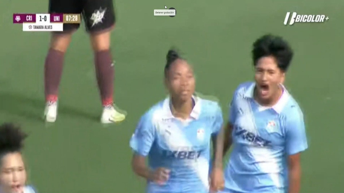 Tamara Alves pone el 1-0 para Cristal.