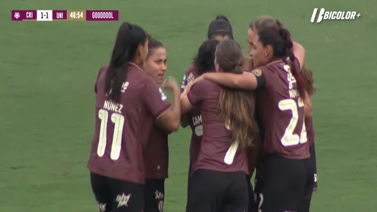 Scarleth Flores marcó el 1-1 para Universitario.