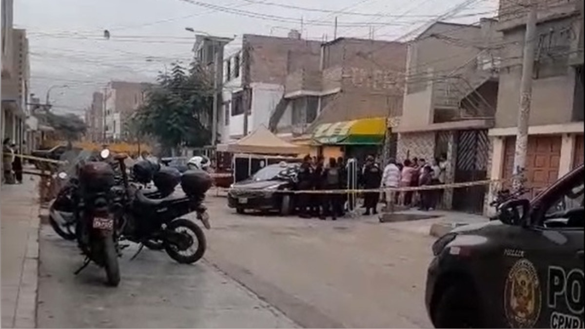 Nuevo caso de sicariato en Comas: asesinan a balazos a un taxista que estaba estacionado cerca de su casa