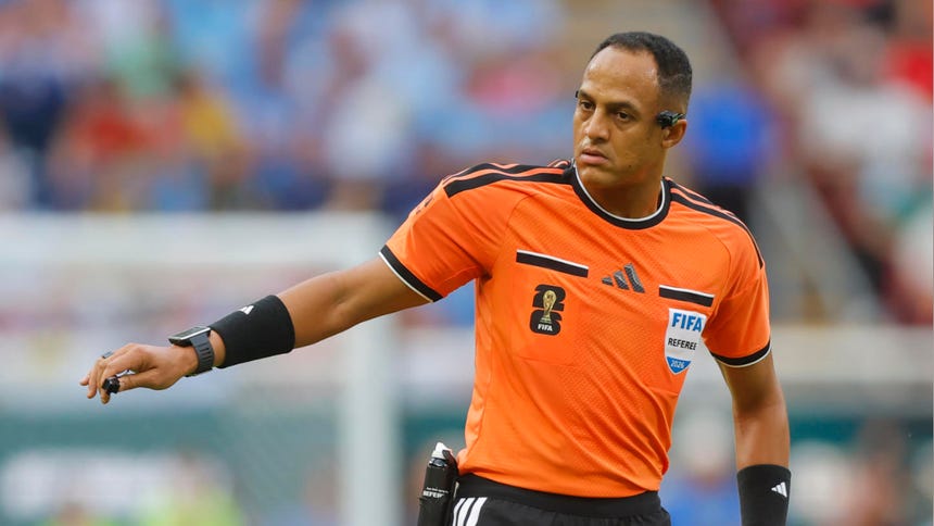 ¿quién es Ismail Elfath, árbitro designado para semifinal de