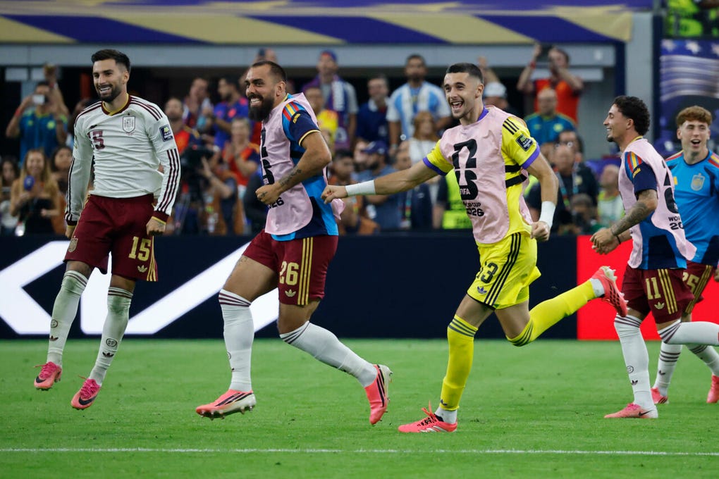 España celebra el pase a la final del Mundial 2026.