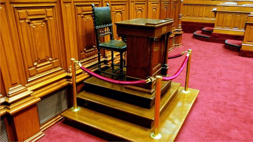 Escaño del héroe nacional Miguel Grau que se mantiene instalado en su honor en el hemiciclo del Congreso.