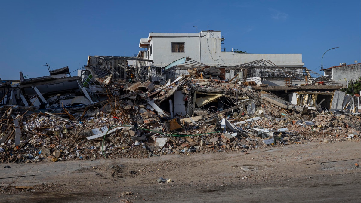 Asciende a 4 829 la cifra de muertos por los terremotos de hace tres semanas en Venezuela