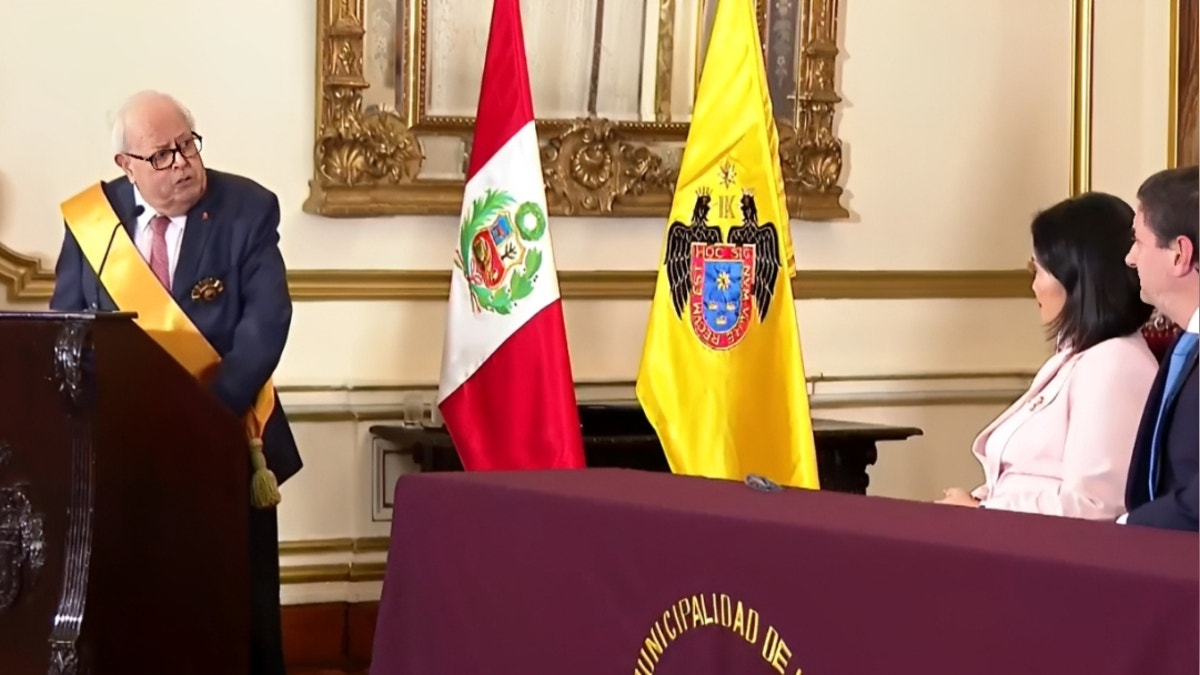 Julio Velarde a Keiko Fujimori: "El panorama (económico) está muy bien, pero hay un problema fuerte: El Niño nos va a golpear"