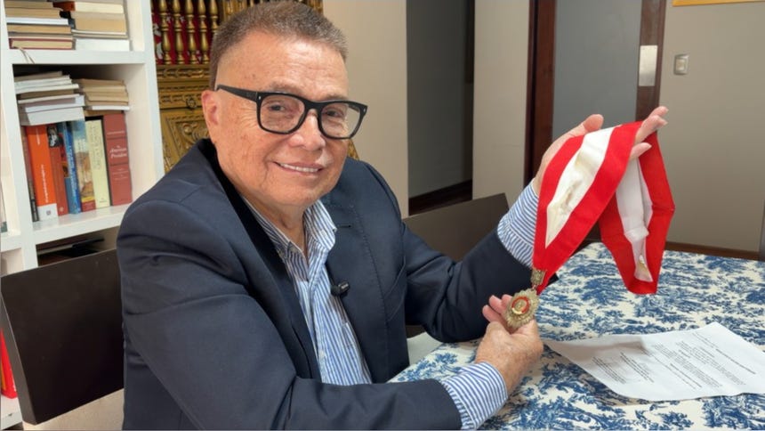 César Zumaeta fue diputado electo por el partido aprista en el Congreso bicameral de 1985 y reelecto en 1990.