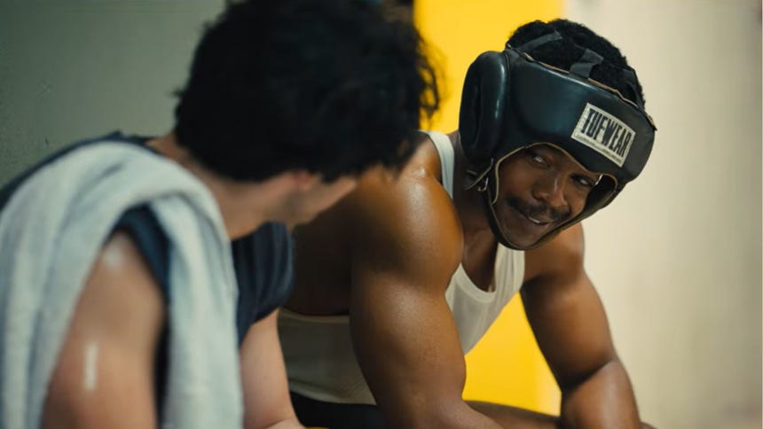 El actor Stephan James como Carl Weathers, el recordado Apollo Creed.