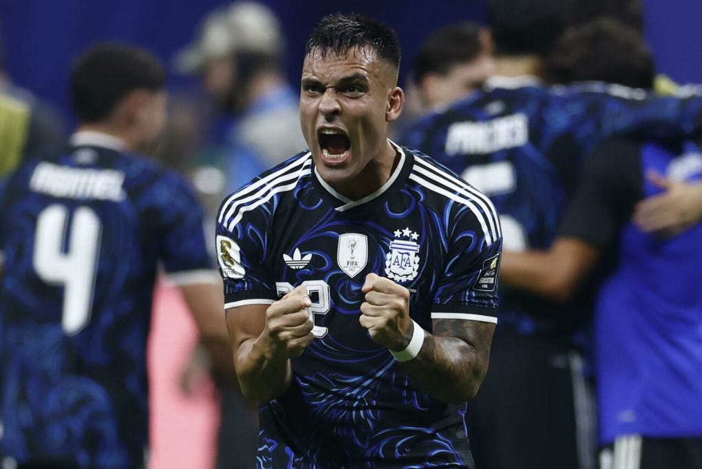 Lautaro Martínez eufórico tras el partido ante Inglaterra.