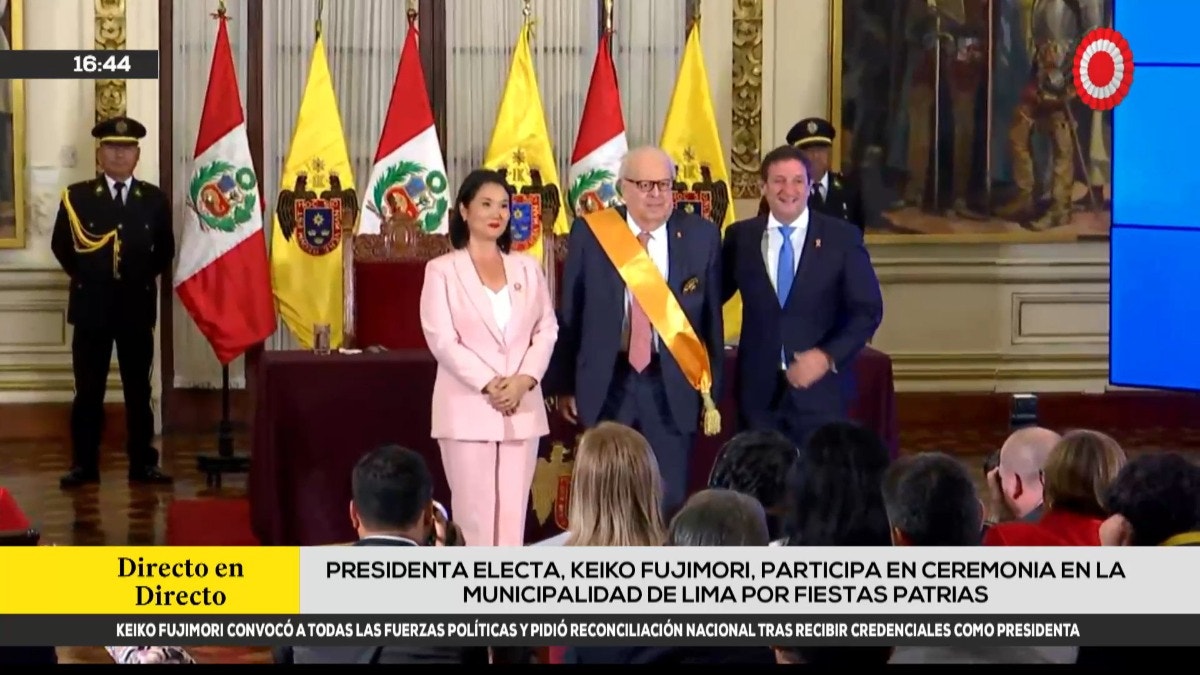 Keiko Fujimori participó en condecoración de la MML a Julio Velarde: "Es un justo reconocimiento"