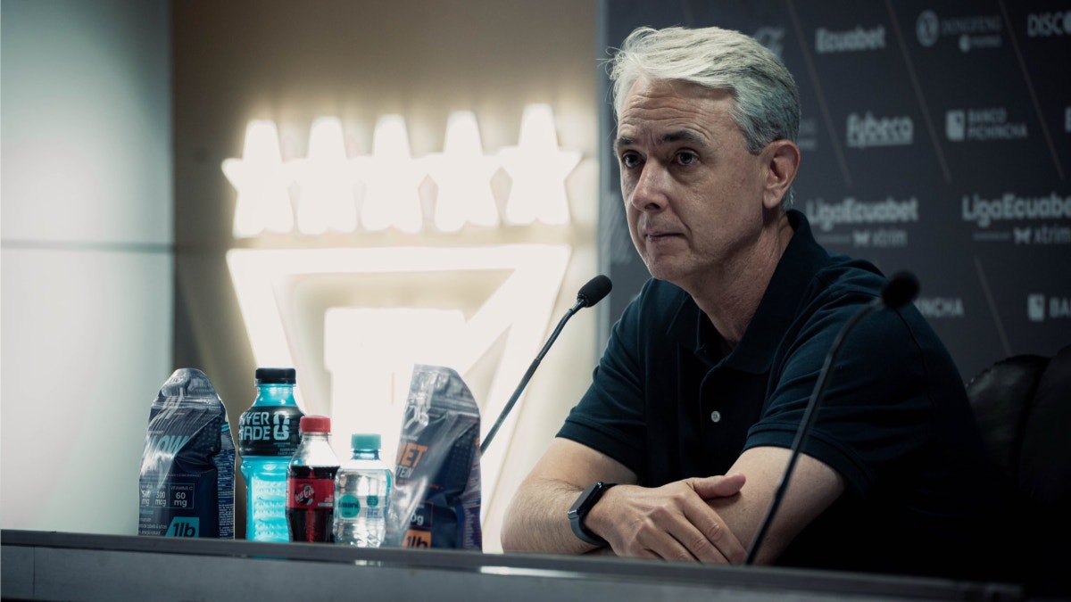 Jesús Pretell se quedó sin técnico: LDU Quito anunció la salida de Tiago Nunes
