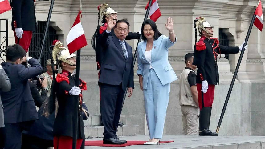 Balcázar se reúne con Keiko en Palacio de Gobierno.