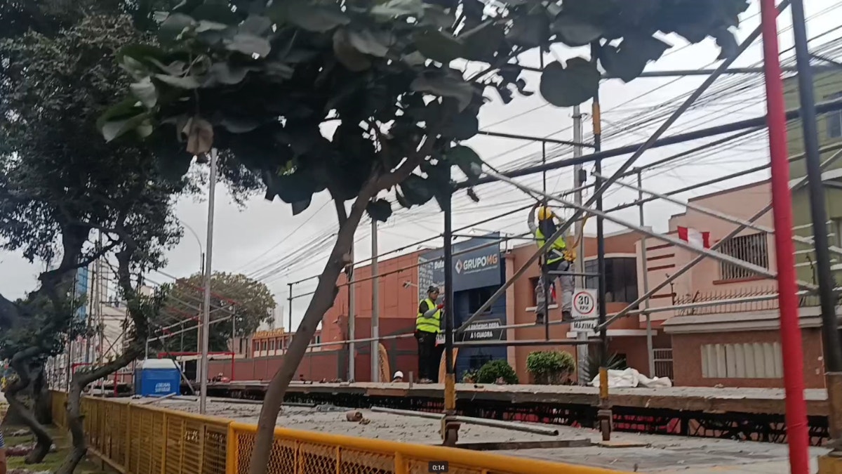 Vecinos cuestionan cierres en la avenida Brasil por la instalación de tribunas para la Gran Parada Militar