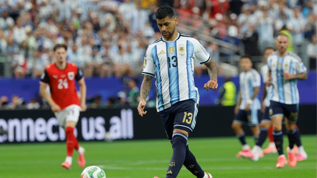 El 'Cuti' Romero es titular en la defensa de Argentina.