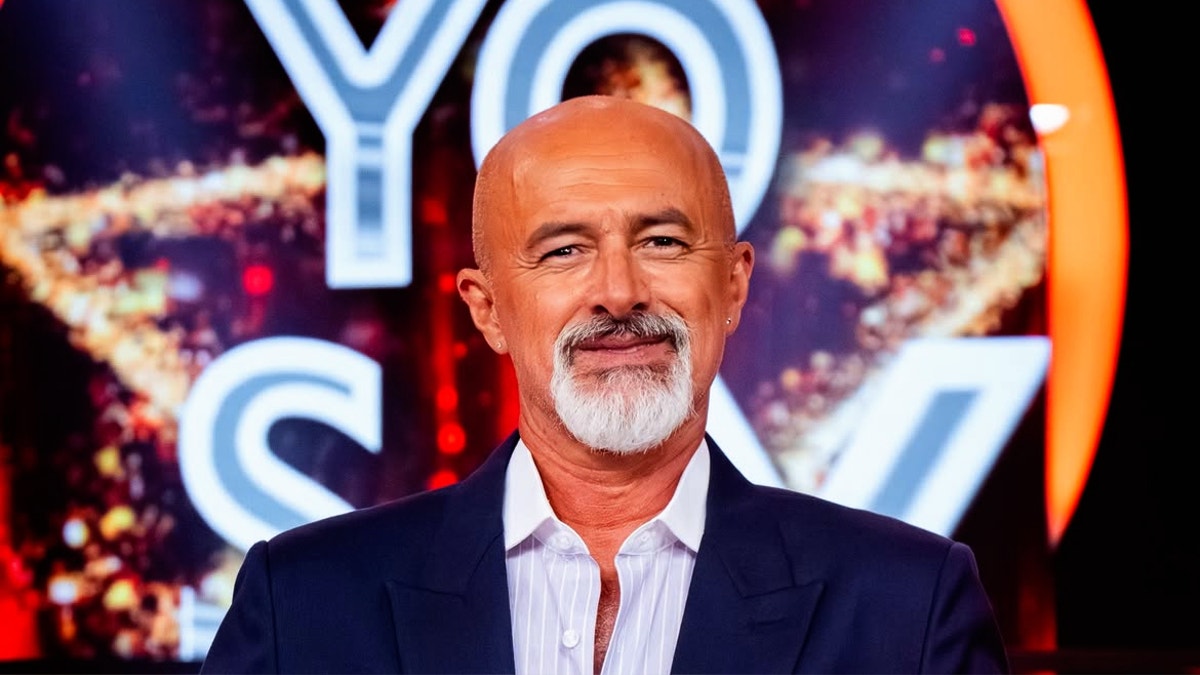 "Puedo disfrutar": Carlos Alcántara reafirma su soltería y descarta haber sido infiel a Jossie Lindley