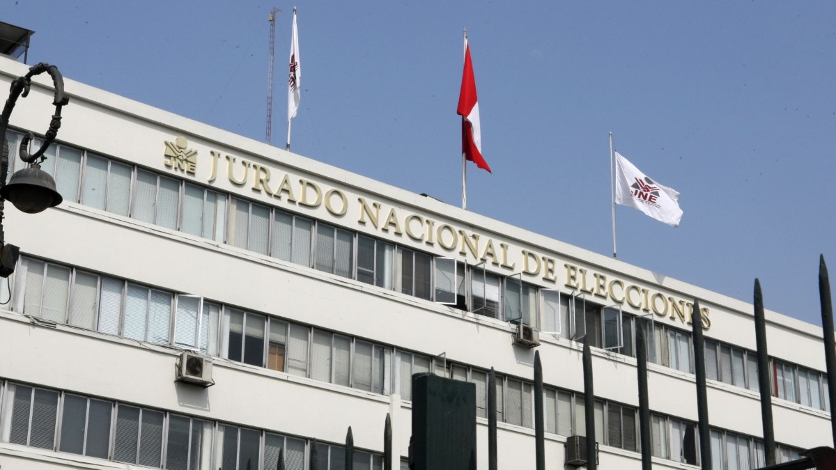 Pleno del JNE resolvió por mayoría dejar sin efecto credencial de senador de Rafael López Aliaga