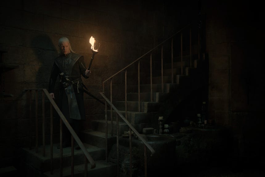 El elenco también incluye a Emma D'Arcy, Ewan Mitchell, Steve Toussaint, Sonoya Mizuno y Rhys Ifans en 'La casa del dragón'.