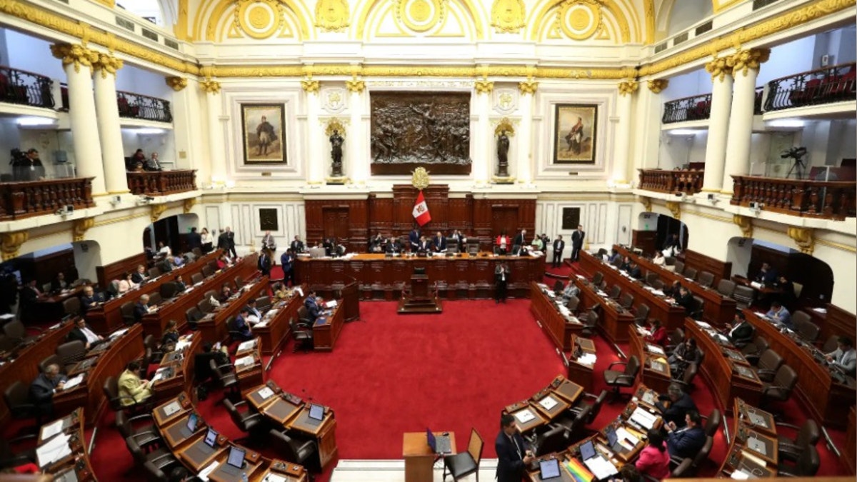 Congreso: denuncian gasto de más de 900 millones de soles en pago de planillas