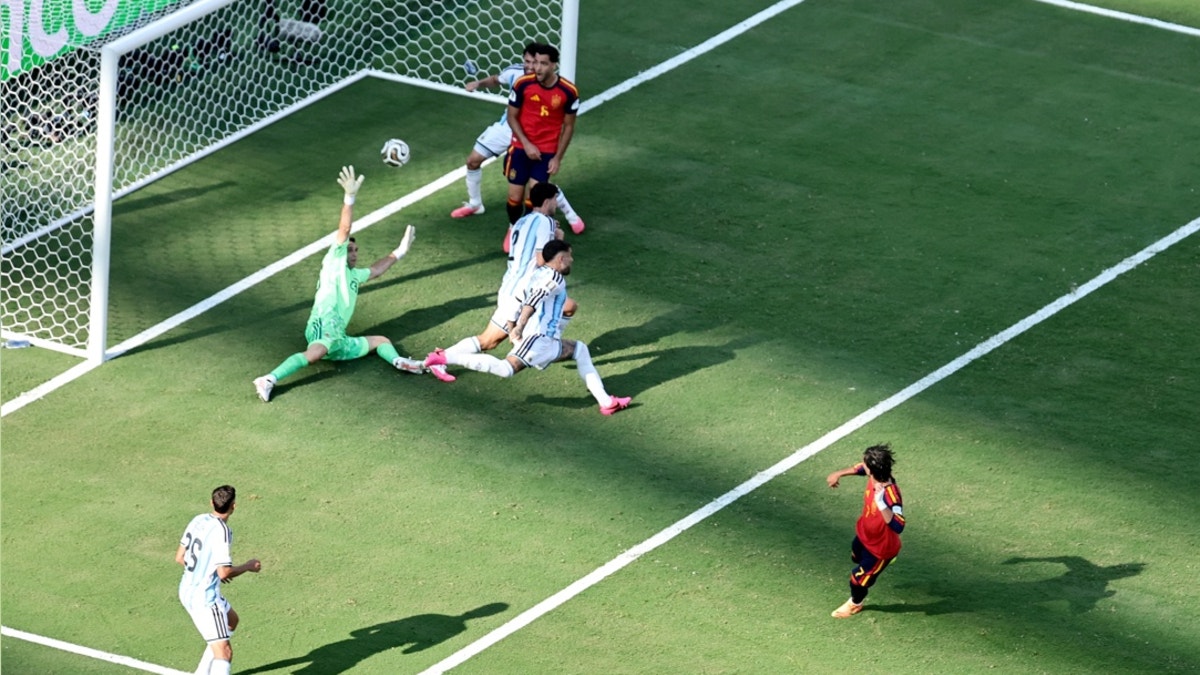 Argentina sufre: España rompió la igualdad con golazo de Ferran Torres en la final del Mundial 2026