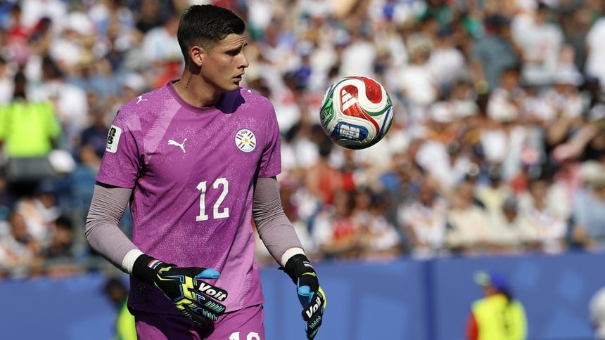 Orlando Gill con Paraguay