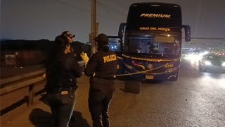 Conductor resultó herido tras ataque a bus de la empresa Cruz del Norte en Puente Piedra
