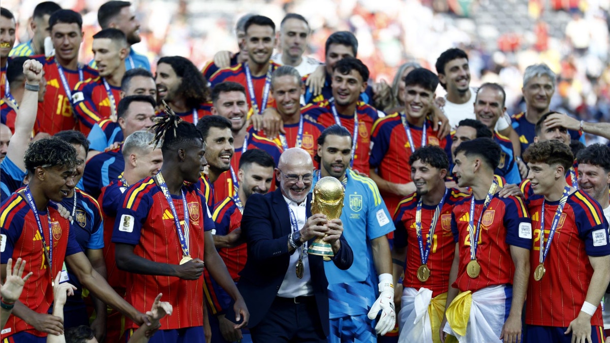 ¡Lo borran de la toma! España elimina a Donald Trump de la foto oficial tras ganar el Mundial 2026 ante Argentina