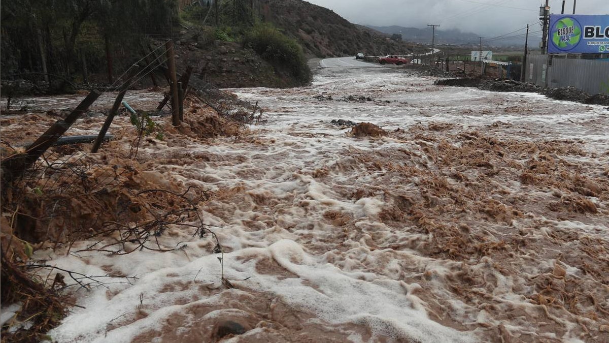 Fuerte temporal afecta Chile: pronósticos de lluvias, cifra de fallecidos y dónde rige el estado de catástrofe