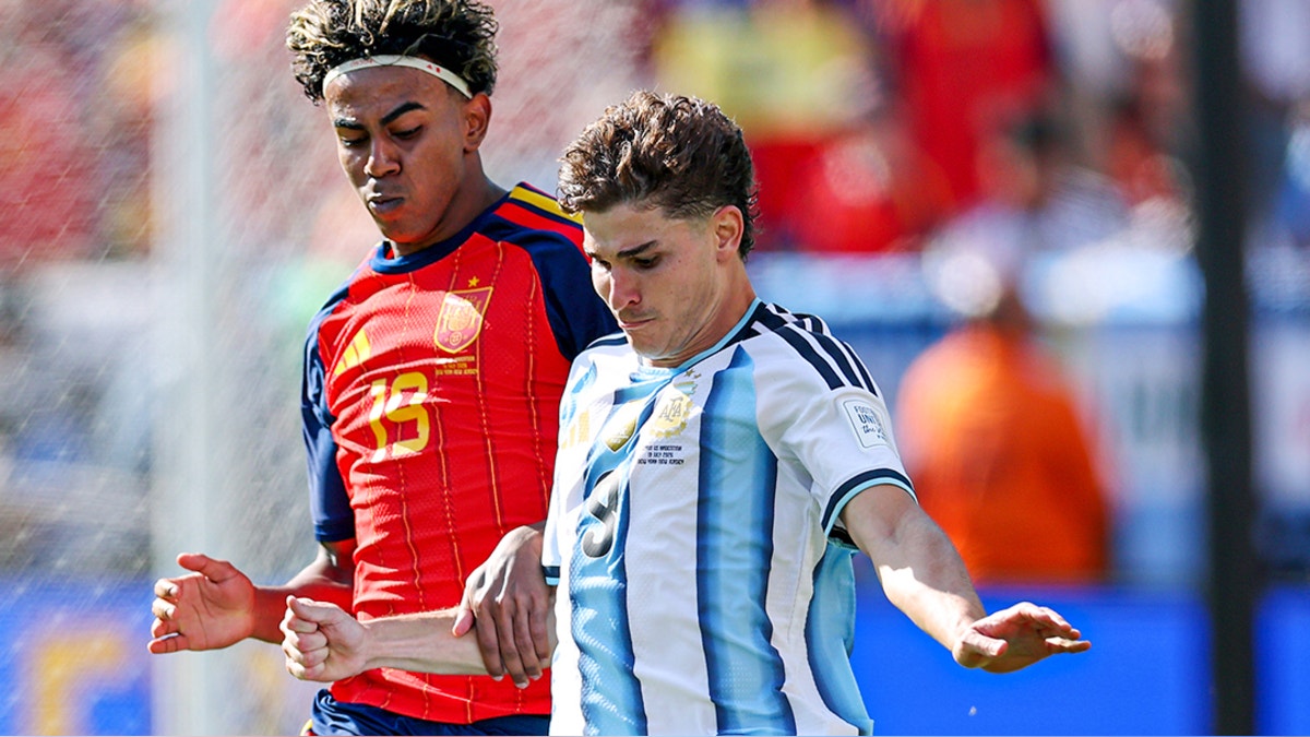 Julián Álvarez: "Vamos a levantarnos, a aprender y a seguir"