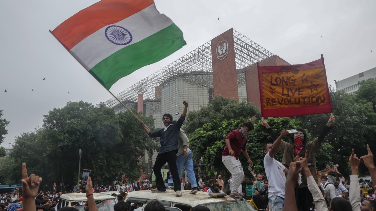 El Partido de las Cucarachas: lo que se sabe de este movimiento que desafía con protestas masivas al gobierno en la India