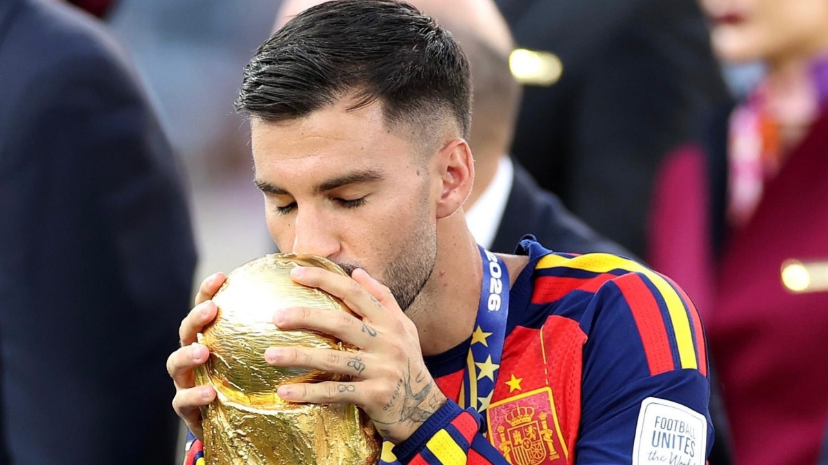 Un hombre de títulos: Álex Baena se convierte en el primer jugador en ganar Eurocopa, Juegos Olímpicos y Mundial al hilo