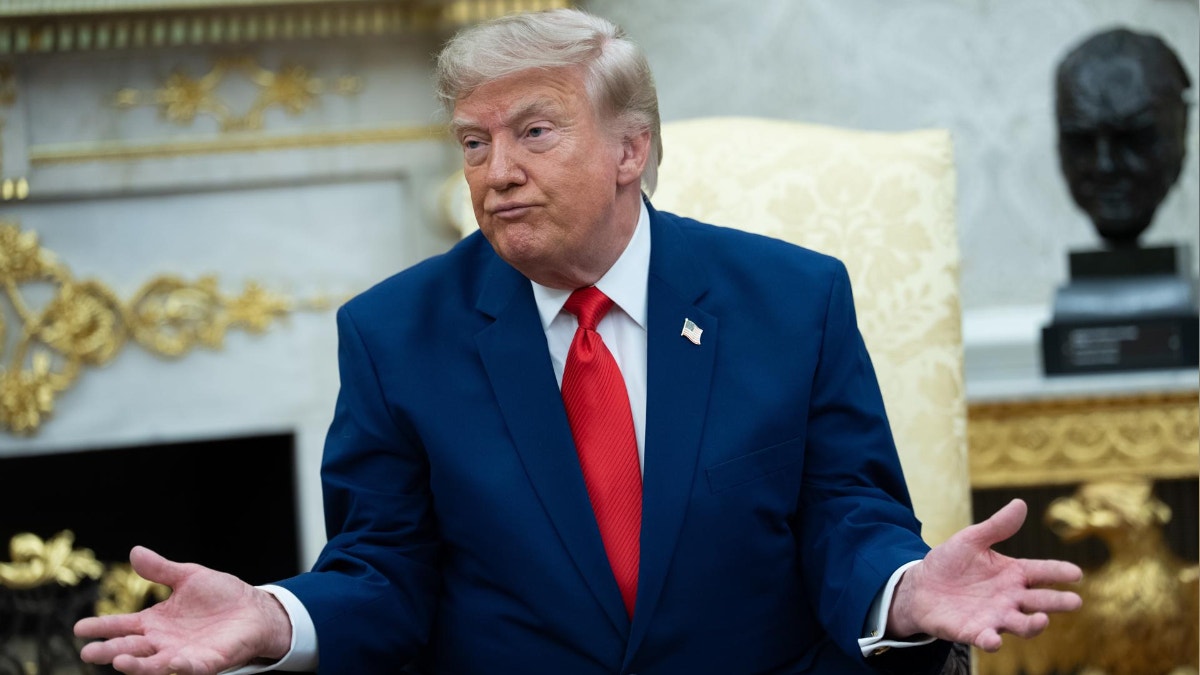 Trump dice que Israel se está "reubicando" en Líbano tras abrir fuego en zona de repliegue