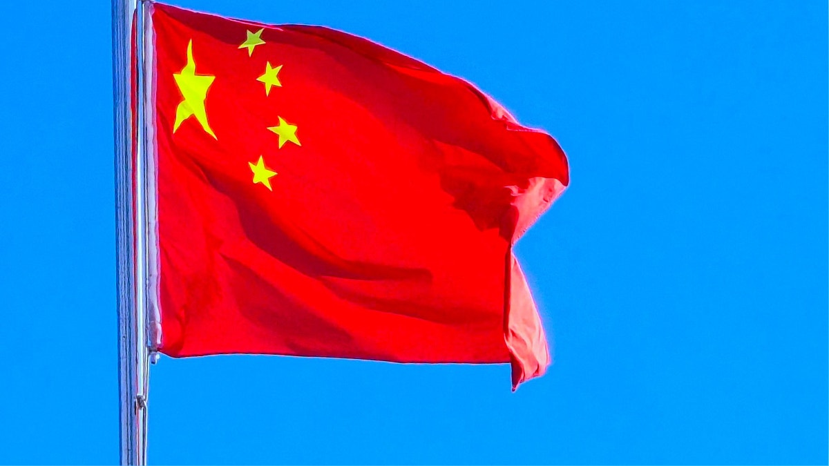 China acusa a Japón de "exagerar" amenazas externas para justificar su remilitarización