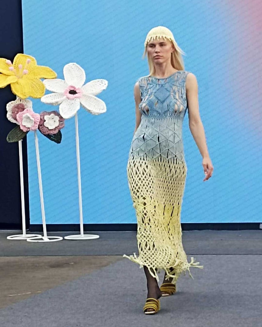 Postal del último desfile de Ayni, realizado en 2023 en Lima, durante el evento Orígenes.