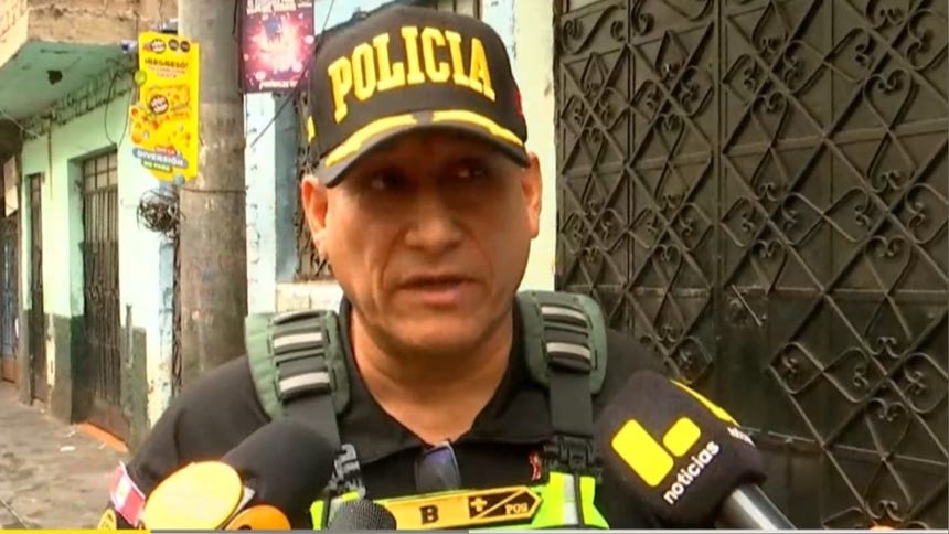Coronel John Luján Munive. 