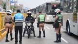 PNP y ATU impusieron 346 papeletas a conductores por invadir vía exclusiva del Metropolitano