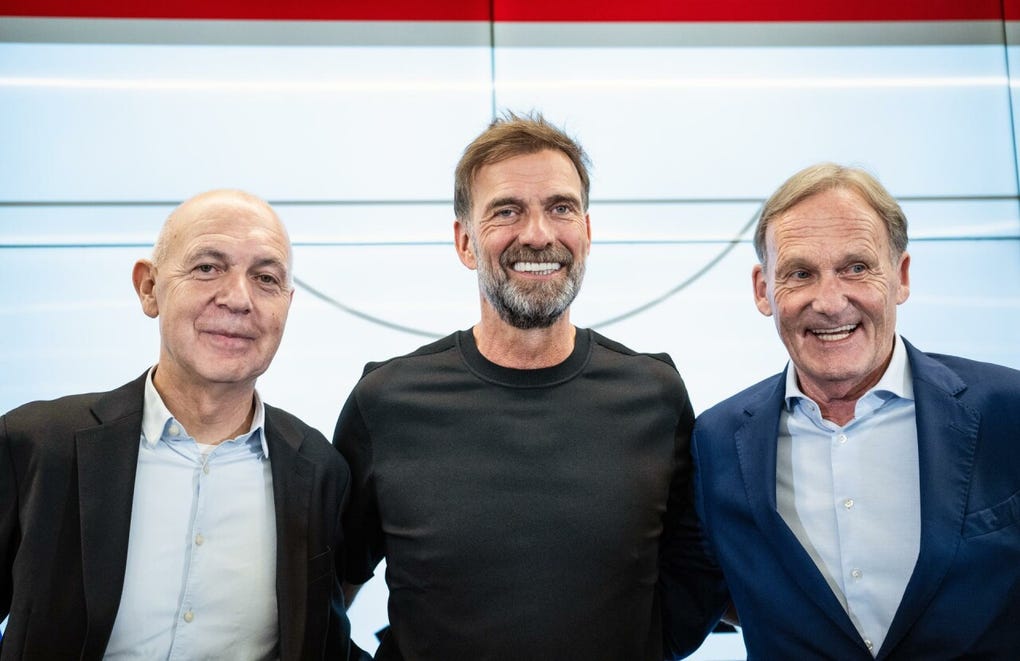 El vicepresidente de la DFB, Hans Joachim Watzke, recordó que había trabajado con Klopp durante siete años en el Borussia Dortmund y se mostró convencido de que asumirá con éxito la nueva tarea que es distinta a la de un entrenador de clubes.