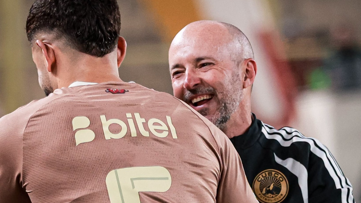 Reencuentro Monumental: Javier Rabanal y su momento emotivo con los jugadores de Universitario [VIDEO]