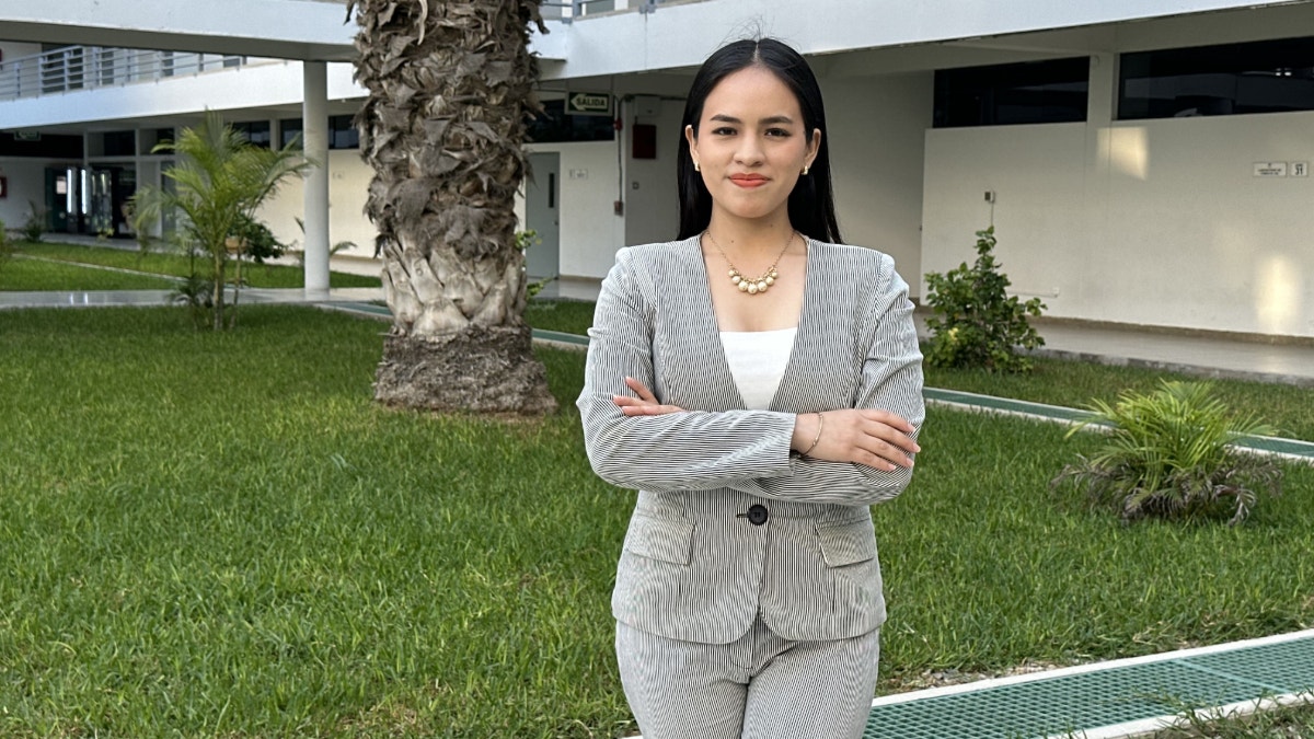 Estrella del Carmen Uchofen Ayala, egresada de la Escuela de Ingeniería Industrial de la USAT y coinventora del proyecto ganador de la medalla de oro en la KIWIE 2026.