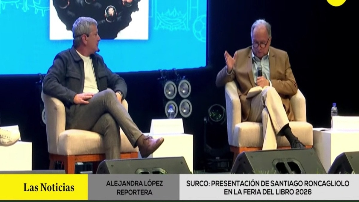 Santiago Roncagliolo presentó su nuevo libro titulado 'El pastor y los lobos' en la Feria Internacional del Libro de Lima